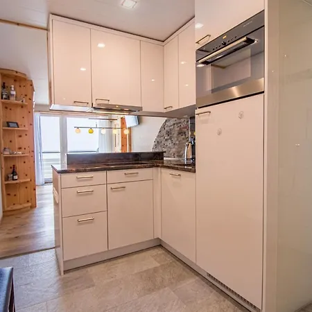 Apartment Alexandra 611 By