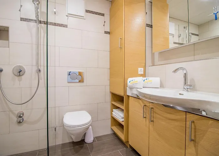 Alexandra 611 By * Arosa